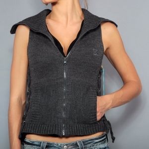 English Rose - Sleeveless Sweater Zip Up Collar